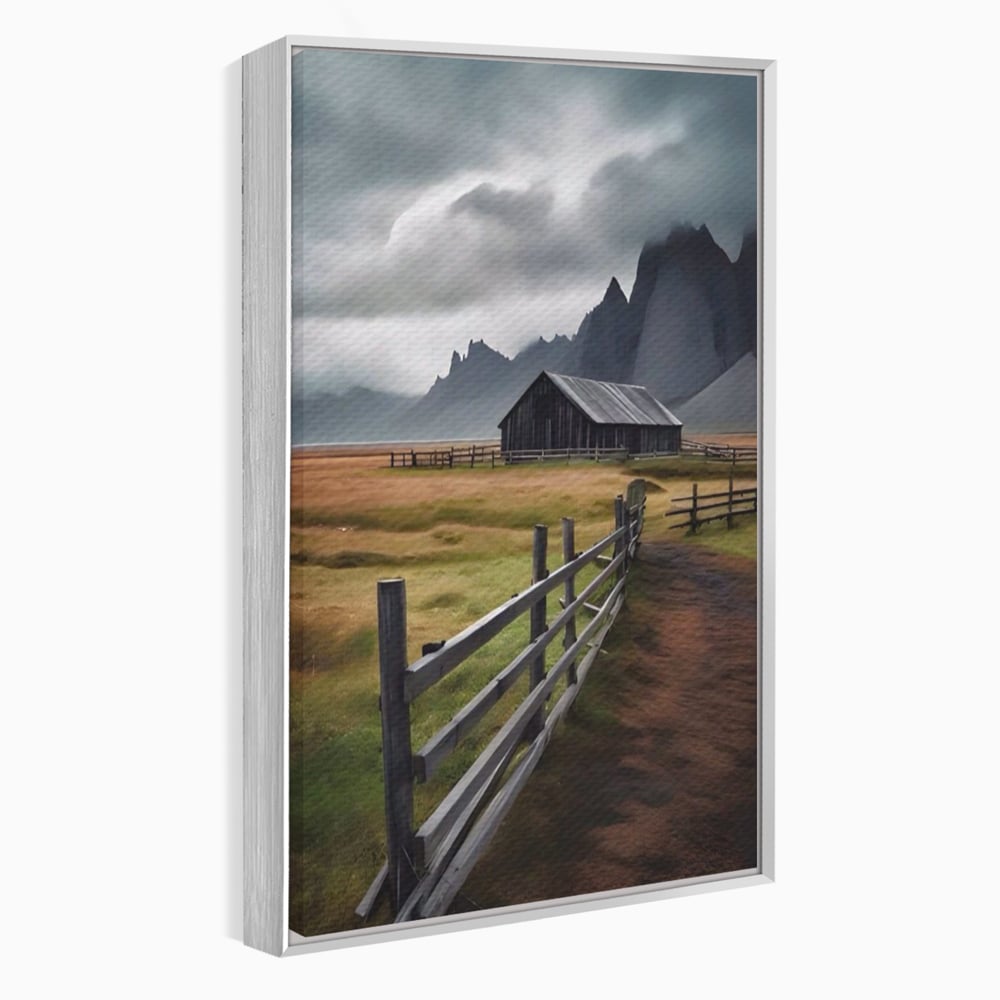 Tablou canvas cu tablou cu peisaj montan si gard de lemn, in rama de aluminiu argintiu